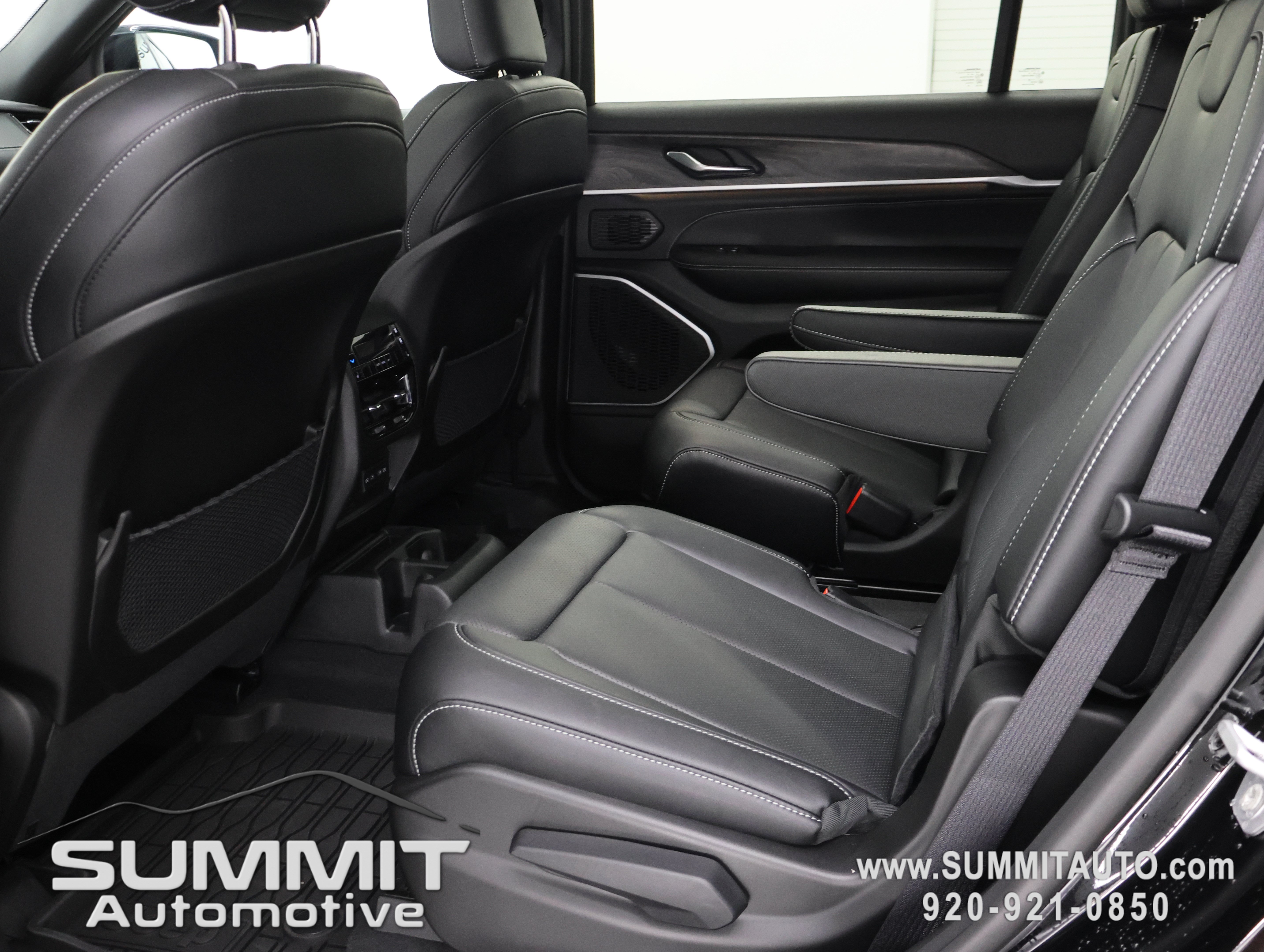 New 2026 Jeep Grand Cherokee L Limited AWD/4WD image 9