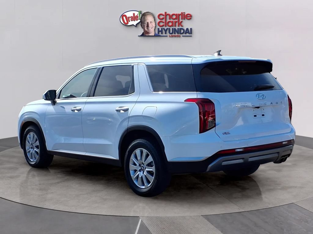 Used 2025 Hyundai Palisade SEL FWD image 3