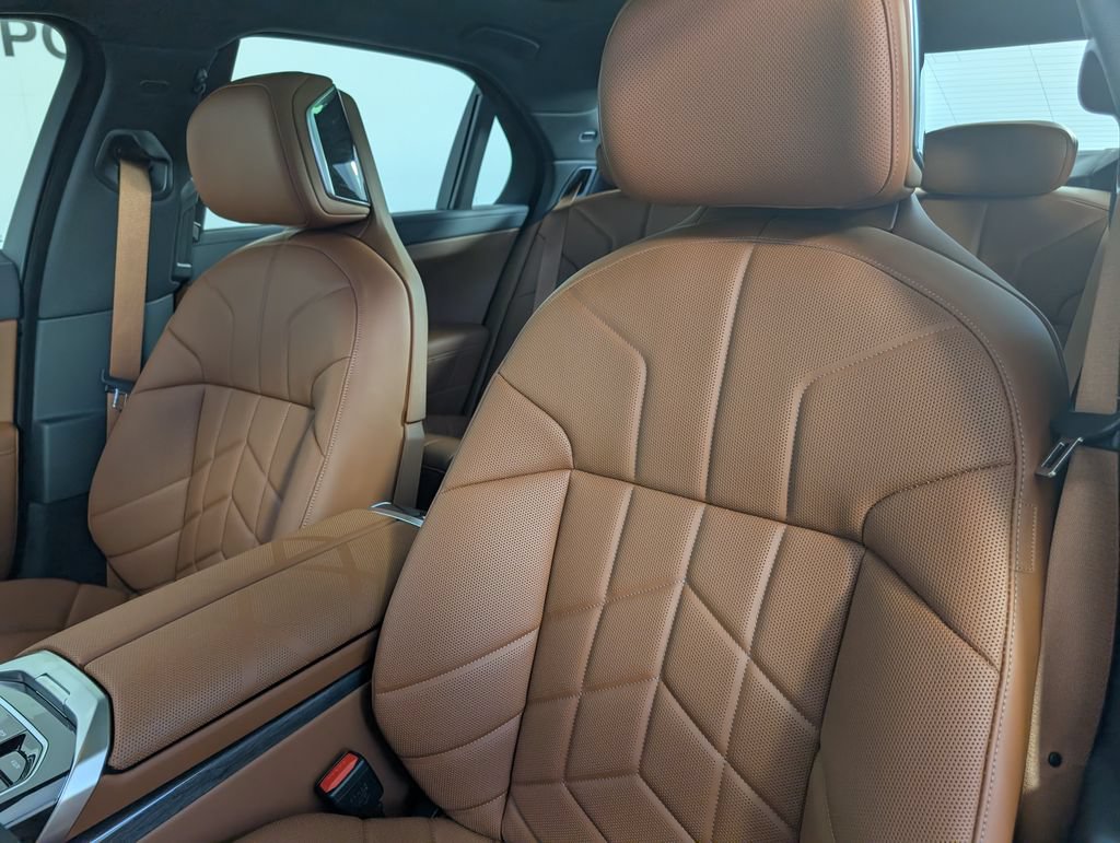 New 2026 BMW 740i xDrive AWD/4WD image 12