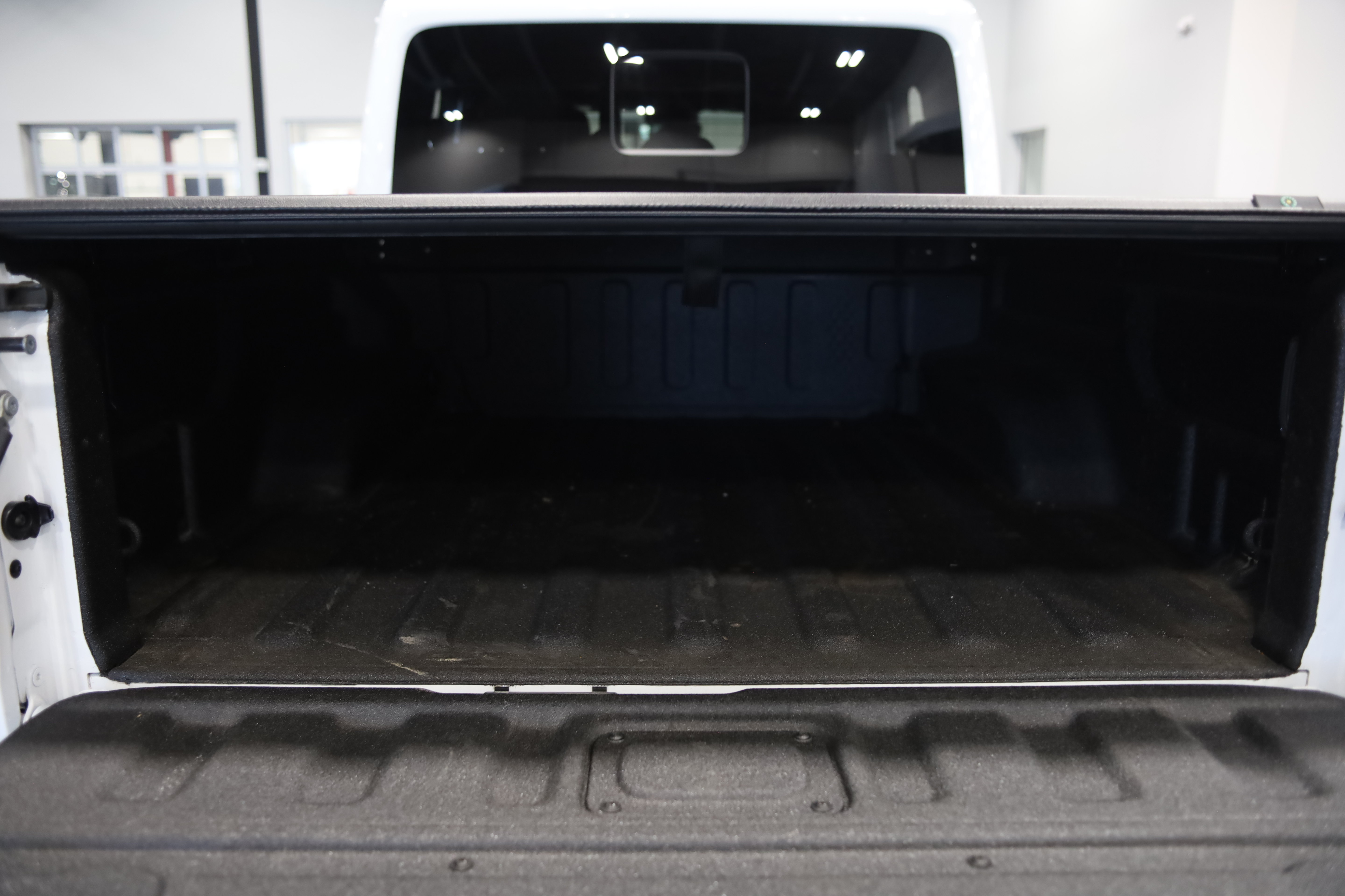 Used 2025 Jeep Gladiator Sport AWD/4WD image 7