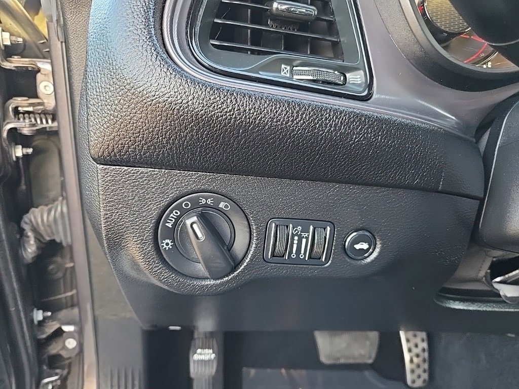 Used 2023 Dodge Challenger R/T w/ Blacktop Package image 17