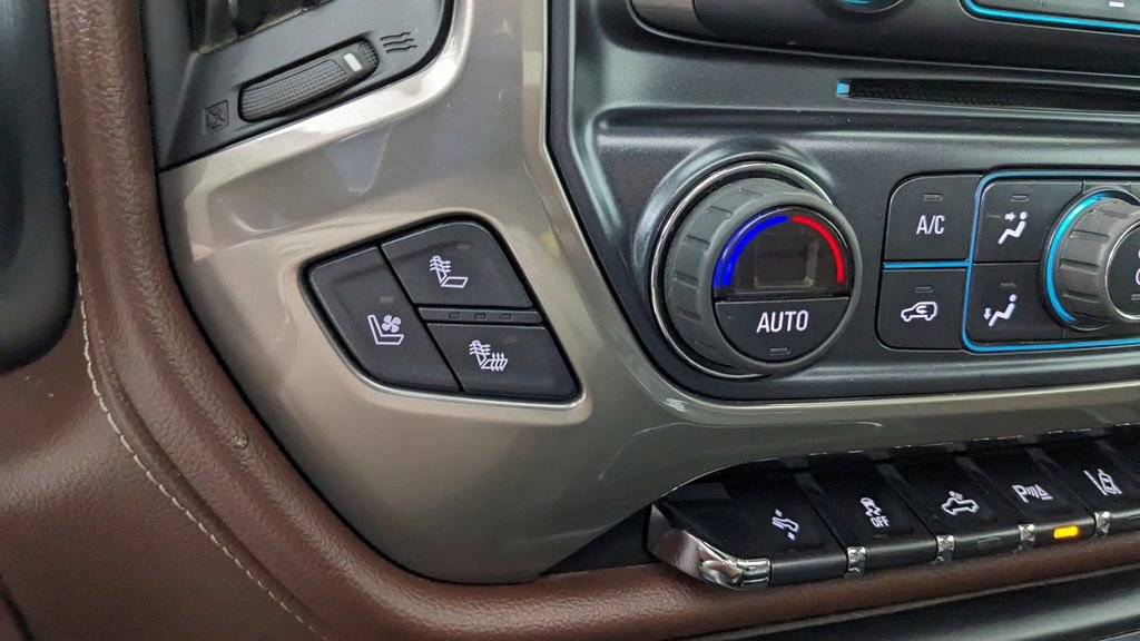 Used 2017 Chevrolet Silverado 3500 High Country image 30