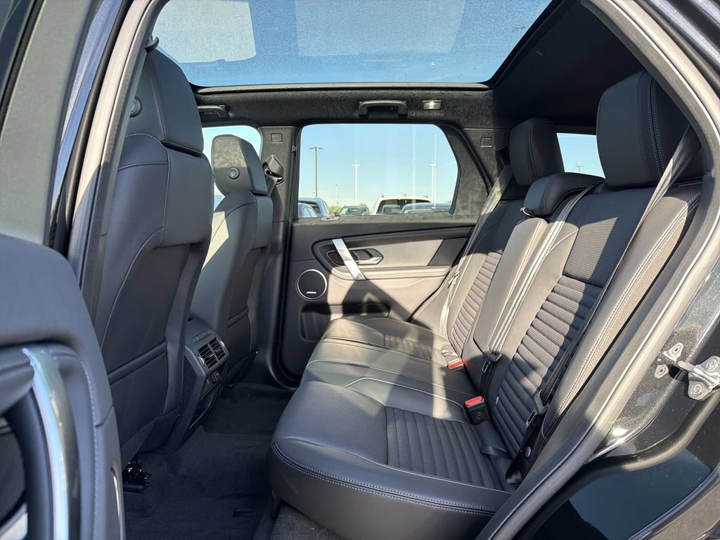 New 2026 Land Rover Discovery Sport Landmark AWD/4WD image 5