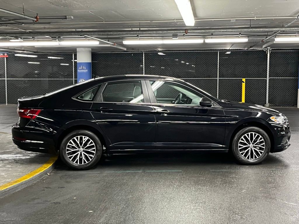 Used 2021 Volkswagen Jetta SE w/ SE Cold Weather Package image 35