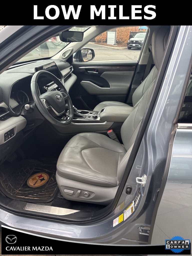 Used 2022 Toyota Highlander Limited image 7