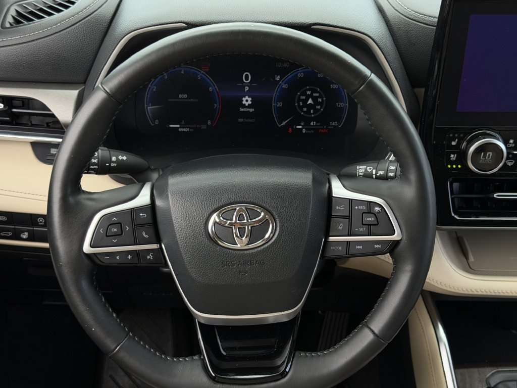 Used 2023 Toyota Highlander Limited FWD image 13