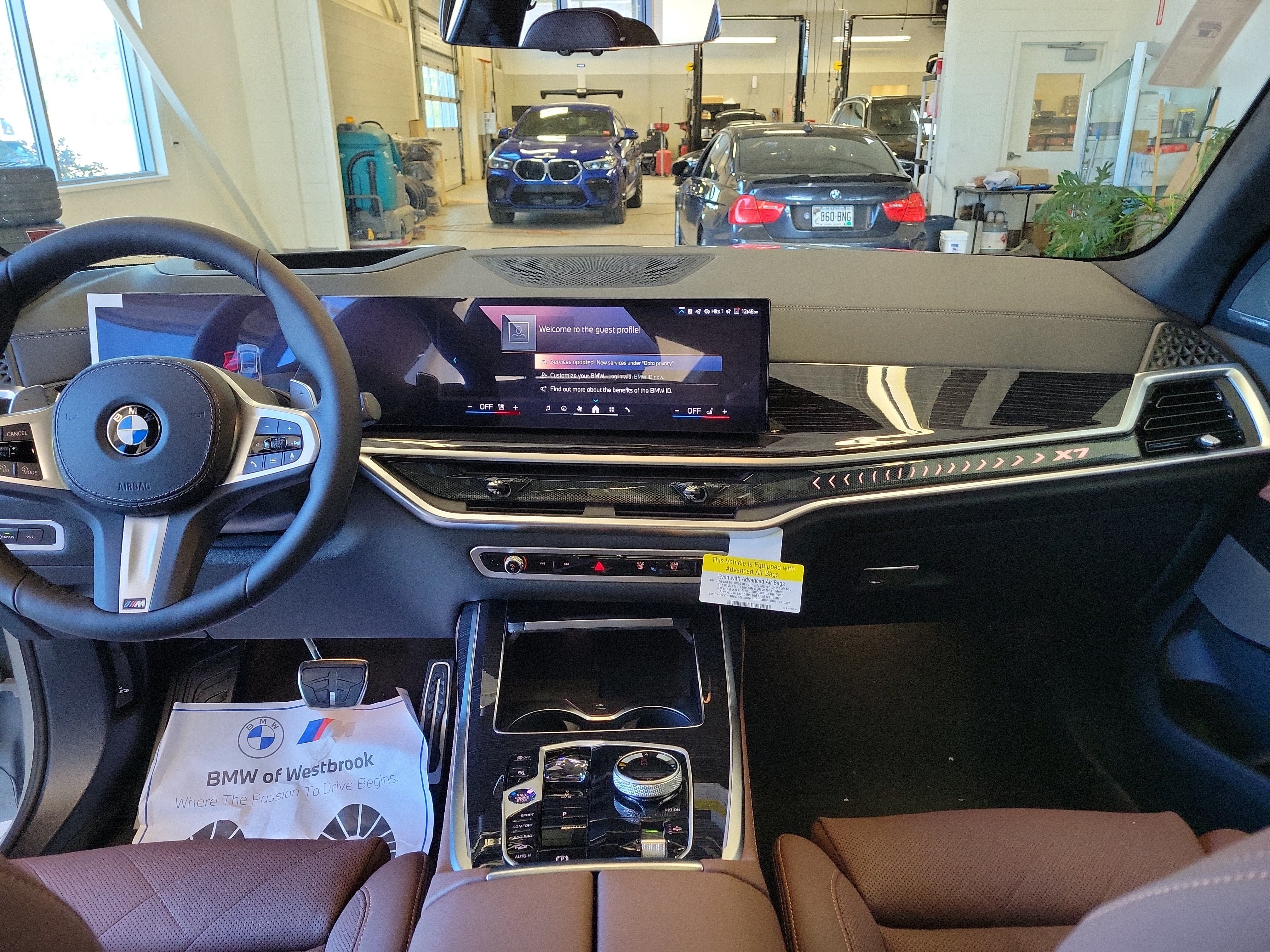 New 2027 BMW X7 xDrive40i w/ M Sport Package AWD/4WD image 2