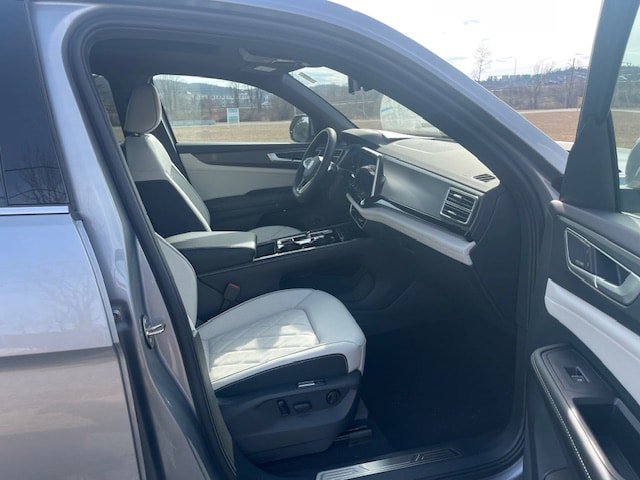 New 2026 Volkswagen Atlas Cross Sport SEL Premium R-Line image 11