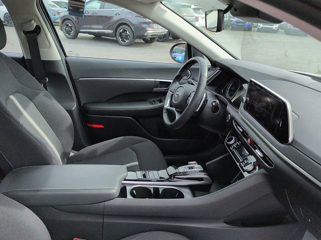 Used 2023 Hyundai Sonata SEL w/ Cargo Package image 7