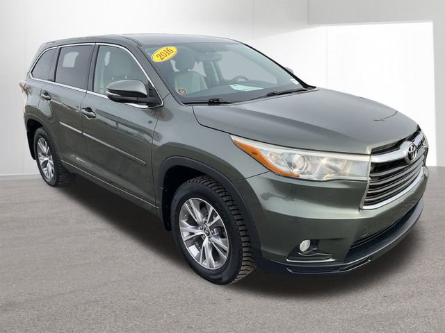 Used 2016 Toyota Highlander Plus image 3