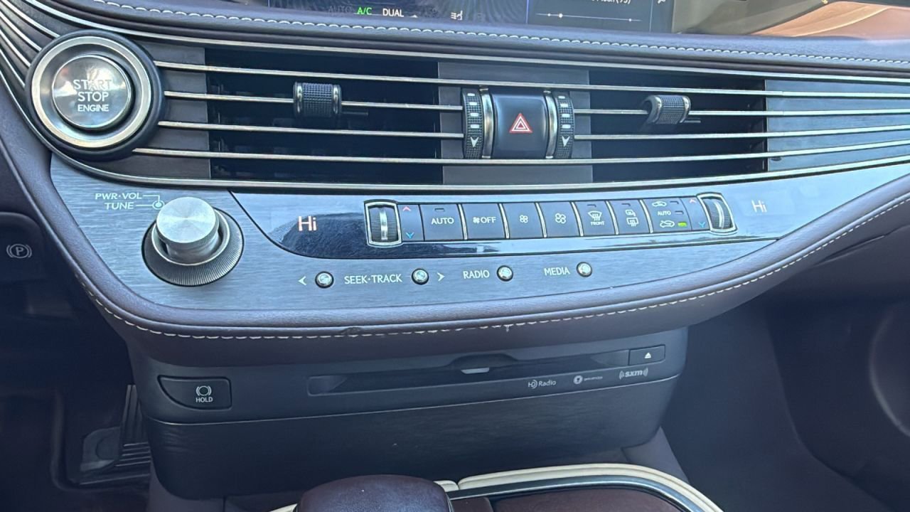 Used 2019 Lexus LS 500 AWD w/ Accessory Package (Z2) image 21