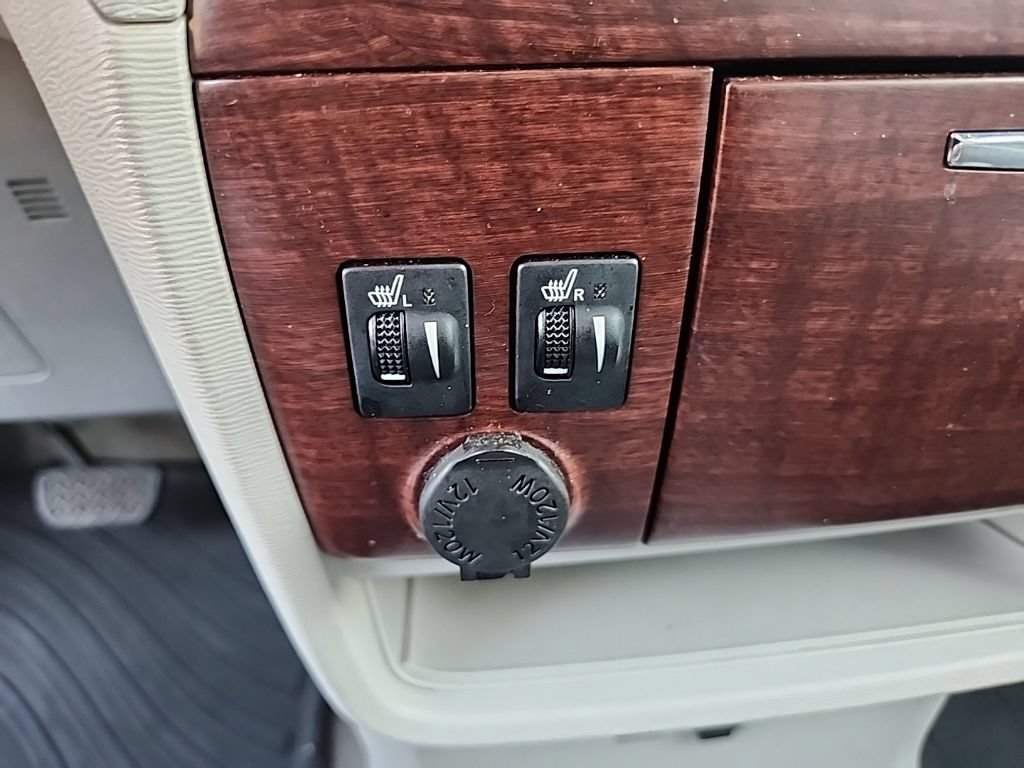 Used 2011 Toyota Sienna XLE FWD image 24