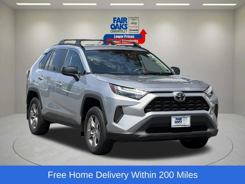 Used 2025 Toyota RAV4 LE AWD/4WD video 1