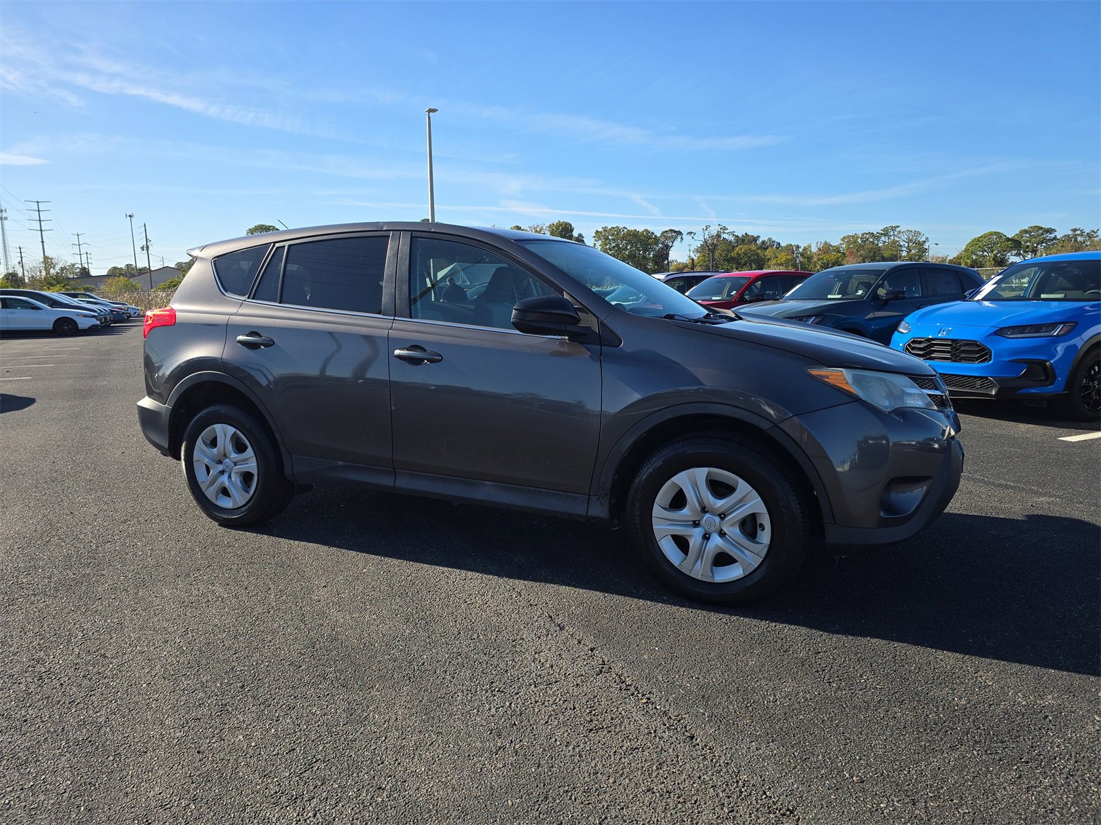 Used 2013 Toyota RAV4 LE image 2