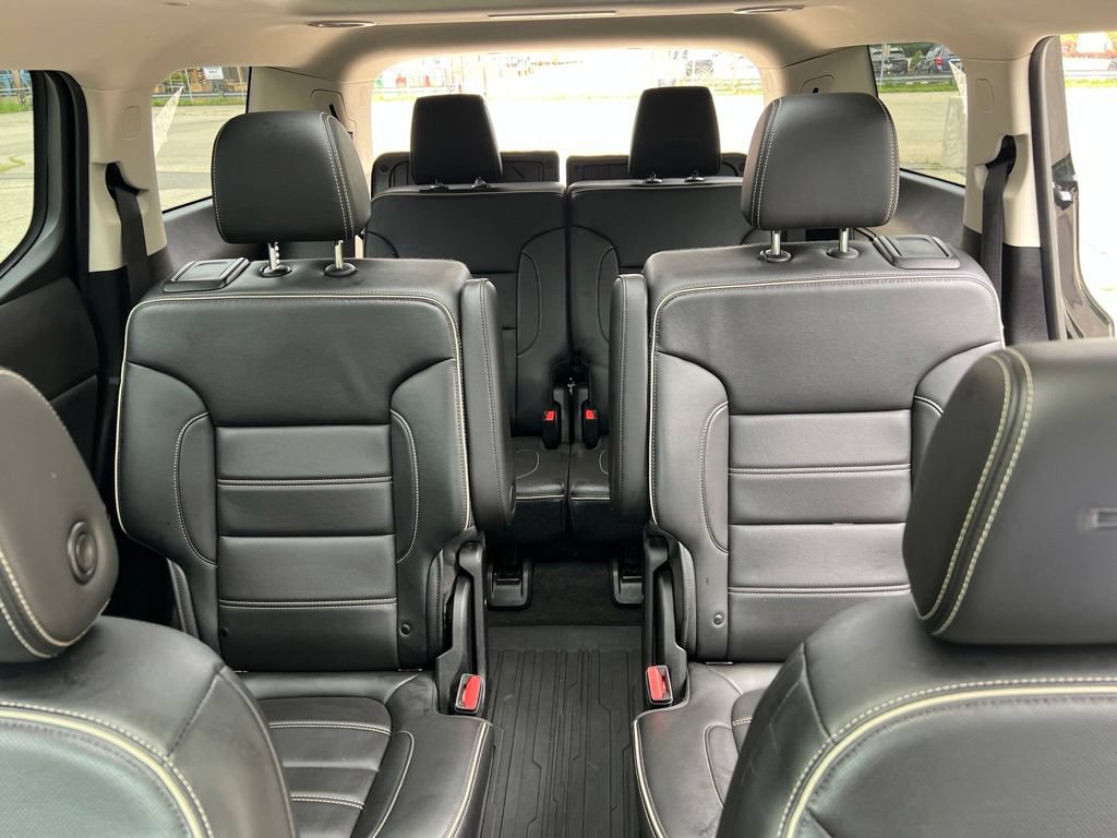 Used 2023 GMC Acadia Denali w/ Trailering Package AWD/4WD image 26