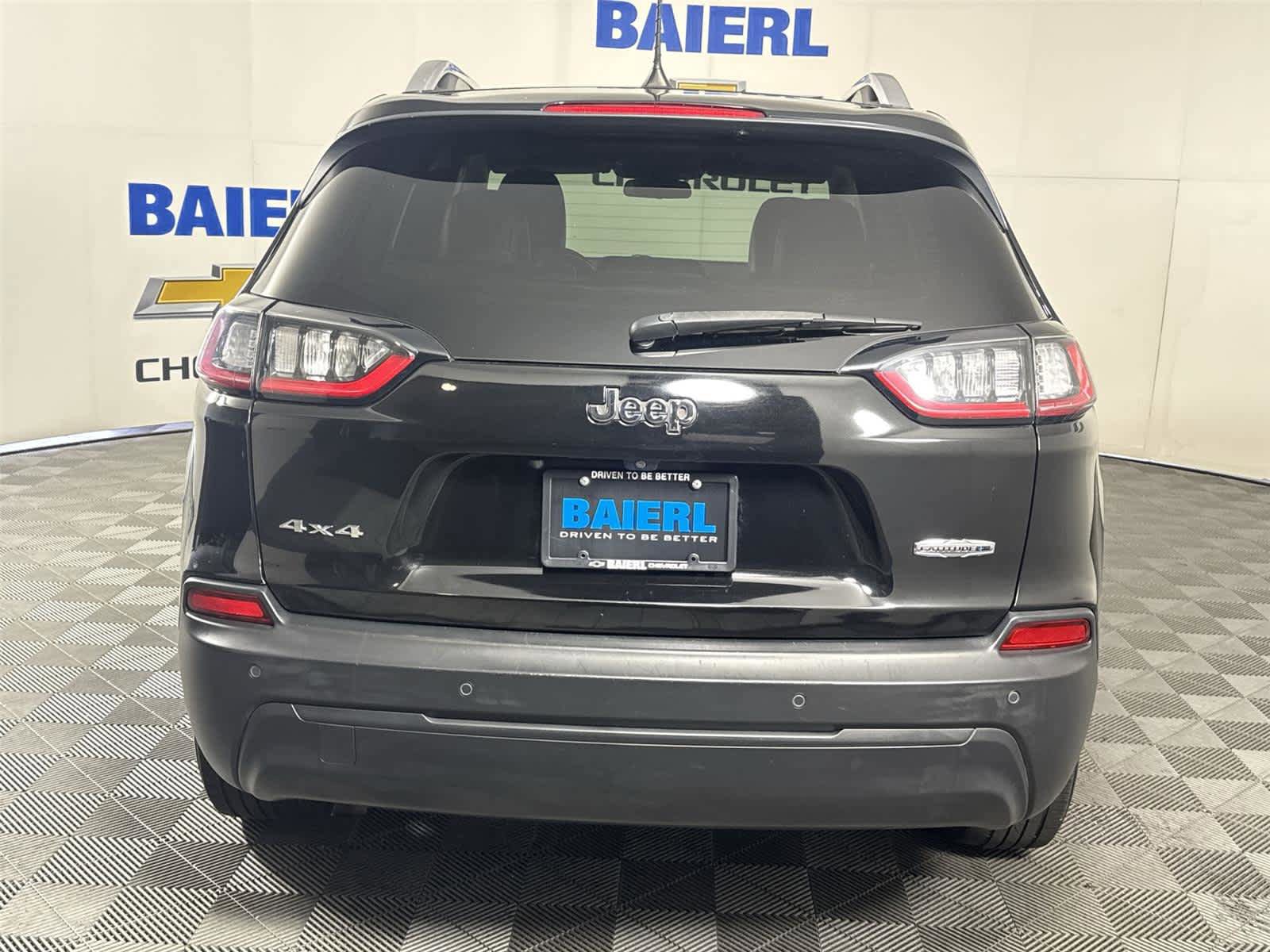 Used 2019 Jeep Cherokee Latitude Plus AWD/4WD image 4