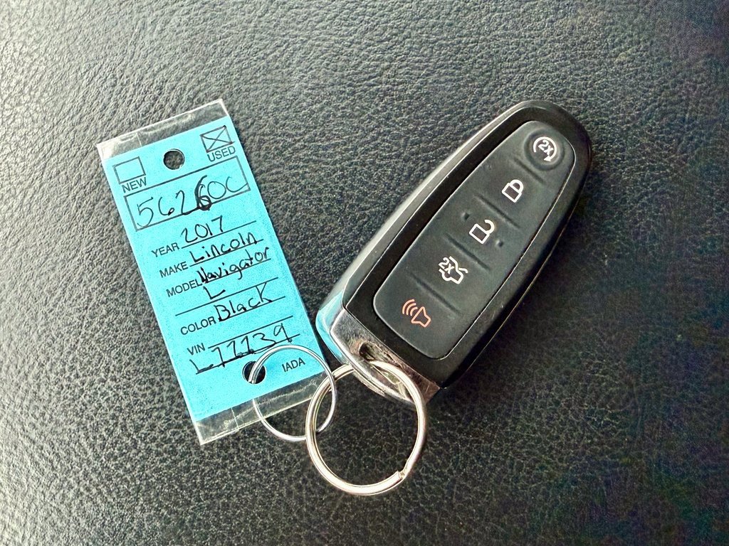 Used 2017 Lincoln Navigator L Reserve image 46