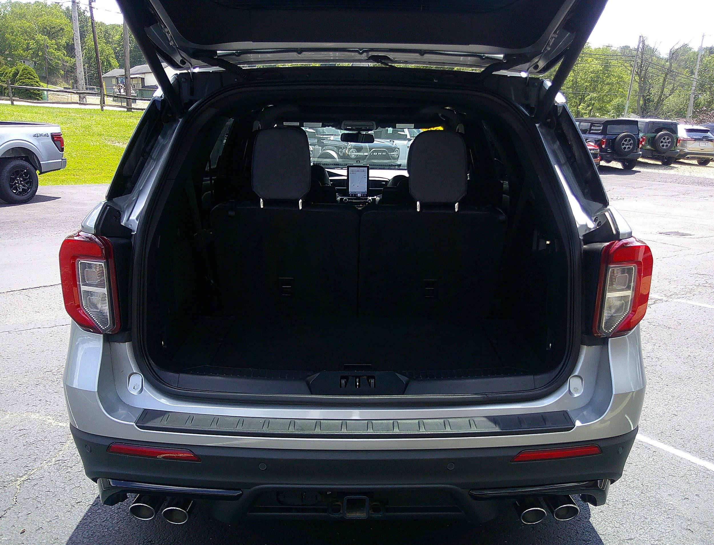 Used 2022 Ford Explorer ST w/ Equipment Group 401A AWD/4WD image 10
