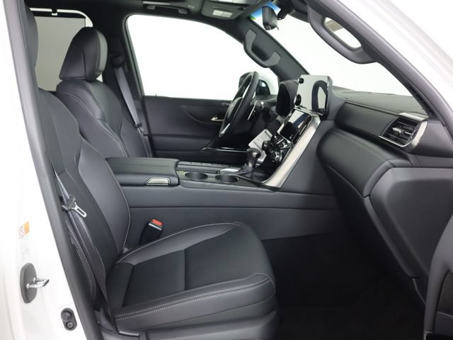 New 2026 Lexus LX 600 4WD w/ Luxury Package image 13