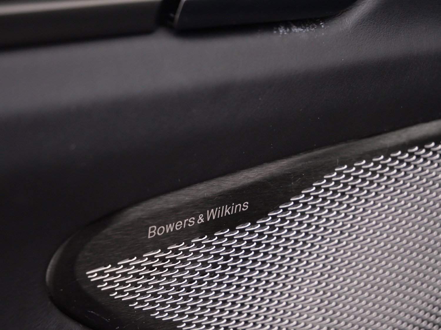 Used 2025 Aston Martin V8 Vantage image 21