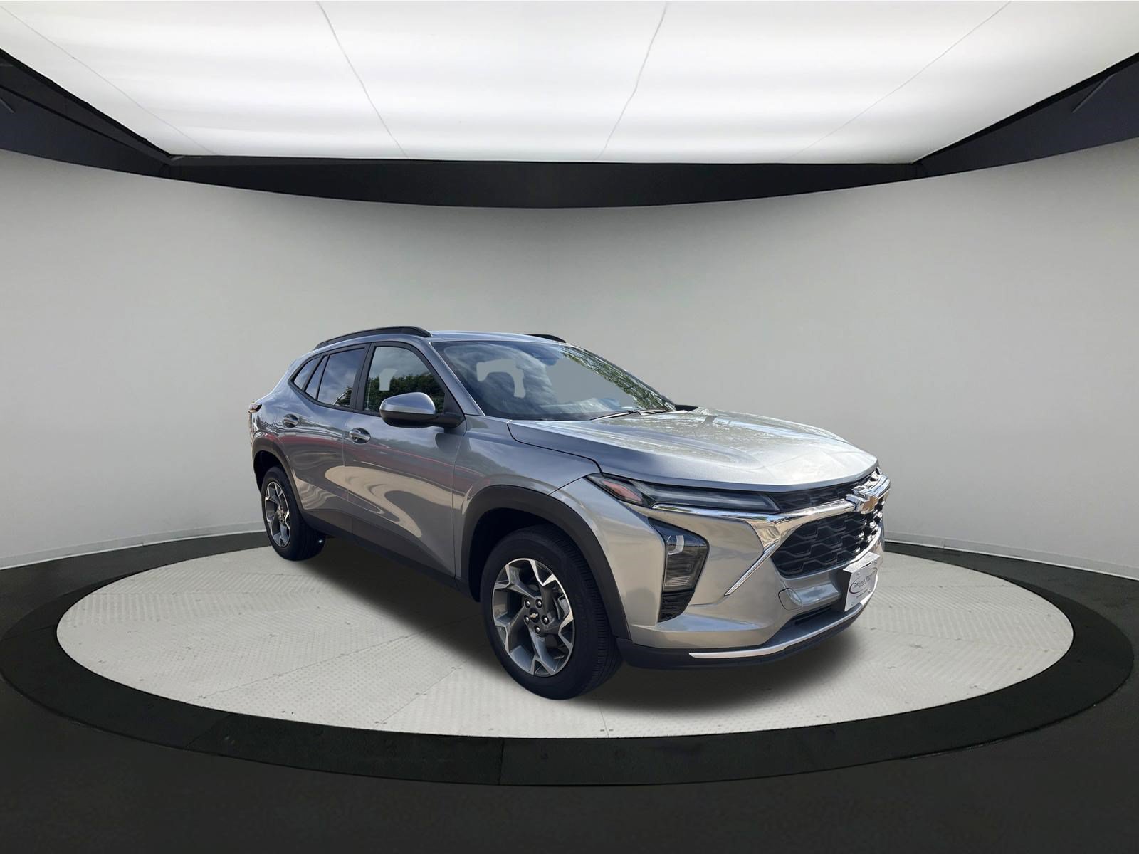 Used 2025 Chevrolet Trax LT FWD image 1