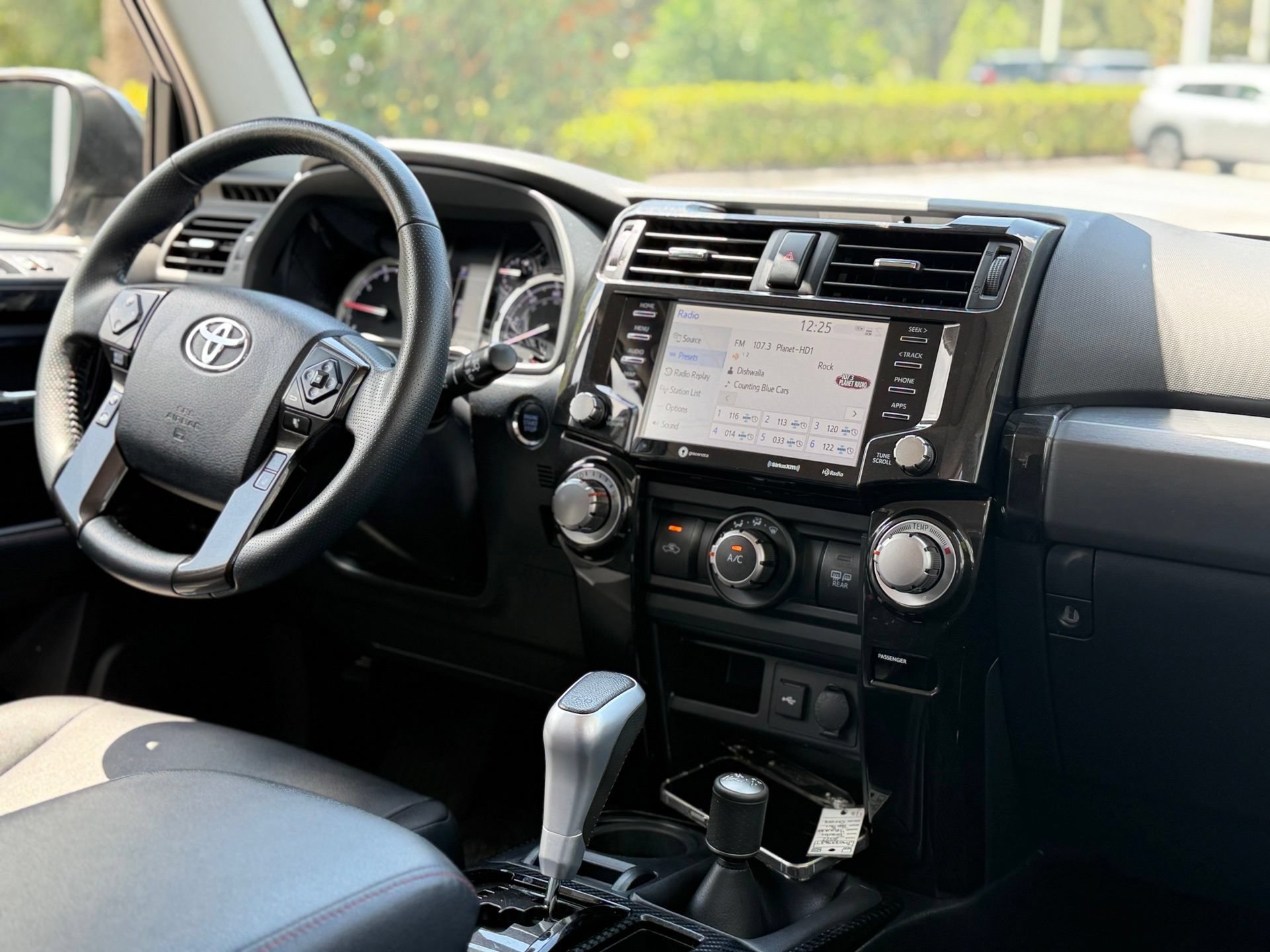 Used 2022 Toyota 4Runner TRD Off-Road Premium AWD/4WD image 4