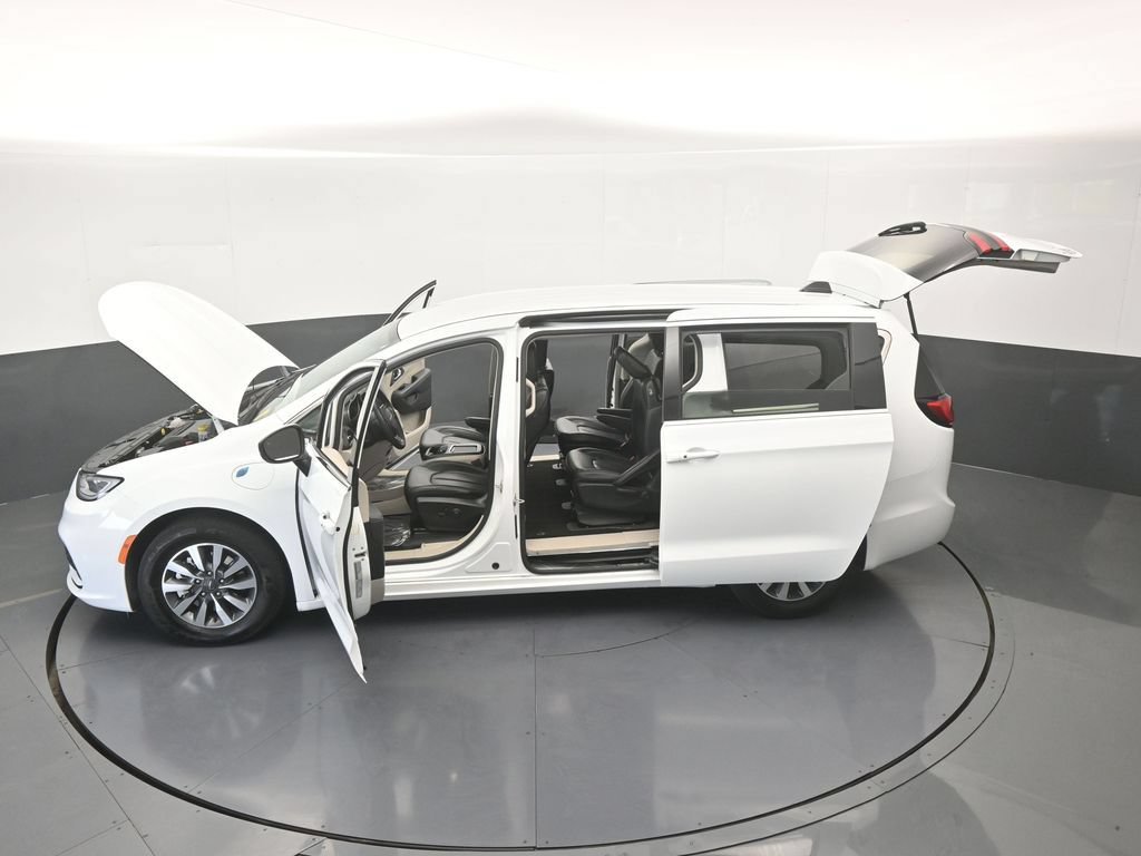 Used 2023 Chrysler Pacifica Touring-L FWD image 66