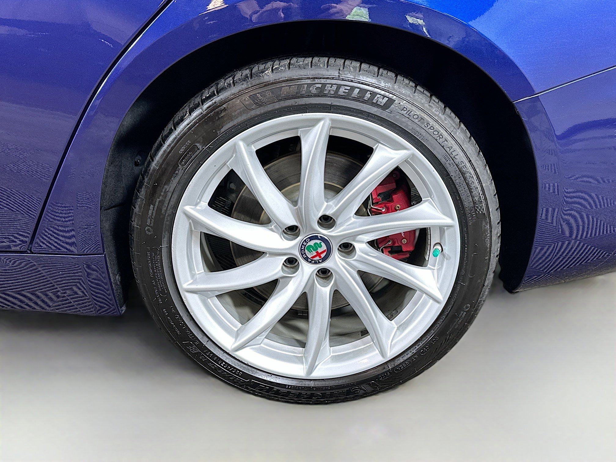 Used 2018 Alfa Romeo Giulia AWD image 29