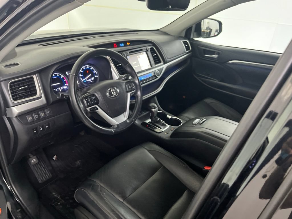 Used 2019 Toyota Highlander Limited AWD/4WD image 26