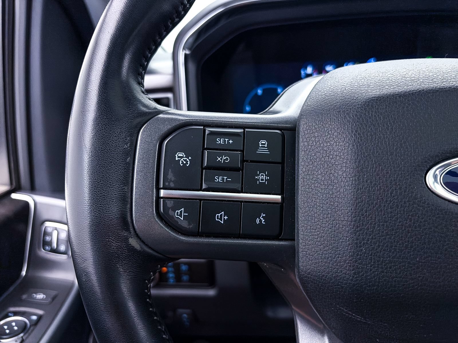 Used 2023 Ford F250 Lariat w/ Lariat Ultimate Package AWD/4WD image 27