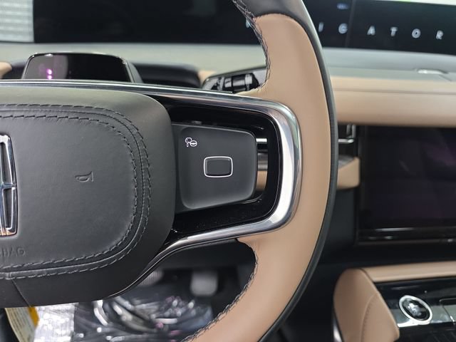 New 2027 Lincoln Navigator Black Label AWD/4WD image 15
