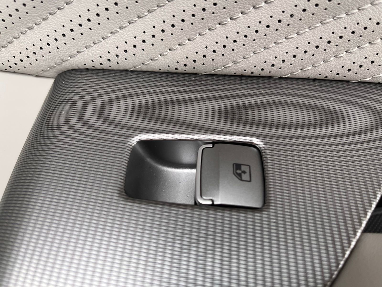 Used 2023 Hyundai Palisade Calligraphy image 25