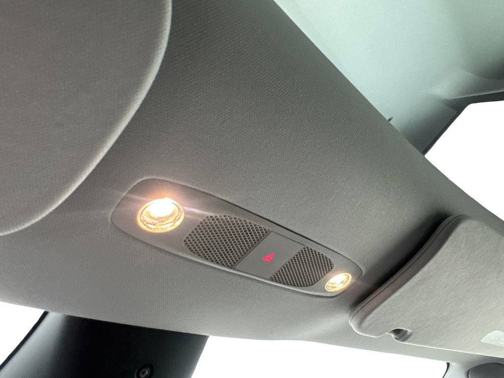 Used 2024 Tesla Model Y Long Range AWD/4WD image 71