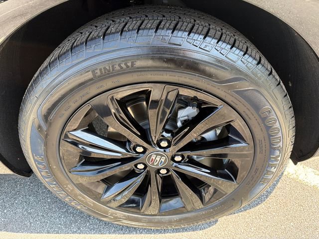 Certified 2026 Buick Envista Sport Touring w/ Convenience I Package FWD image 12