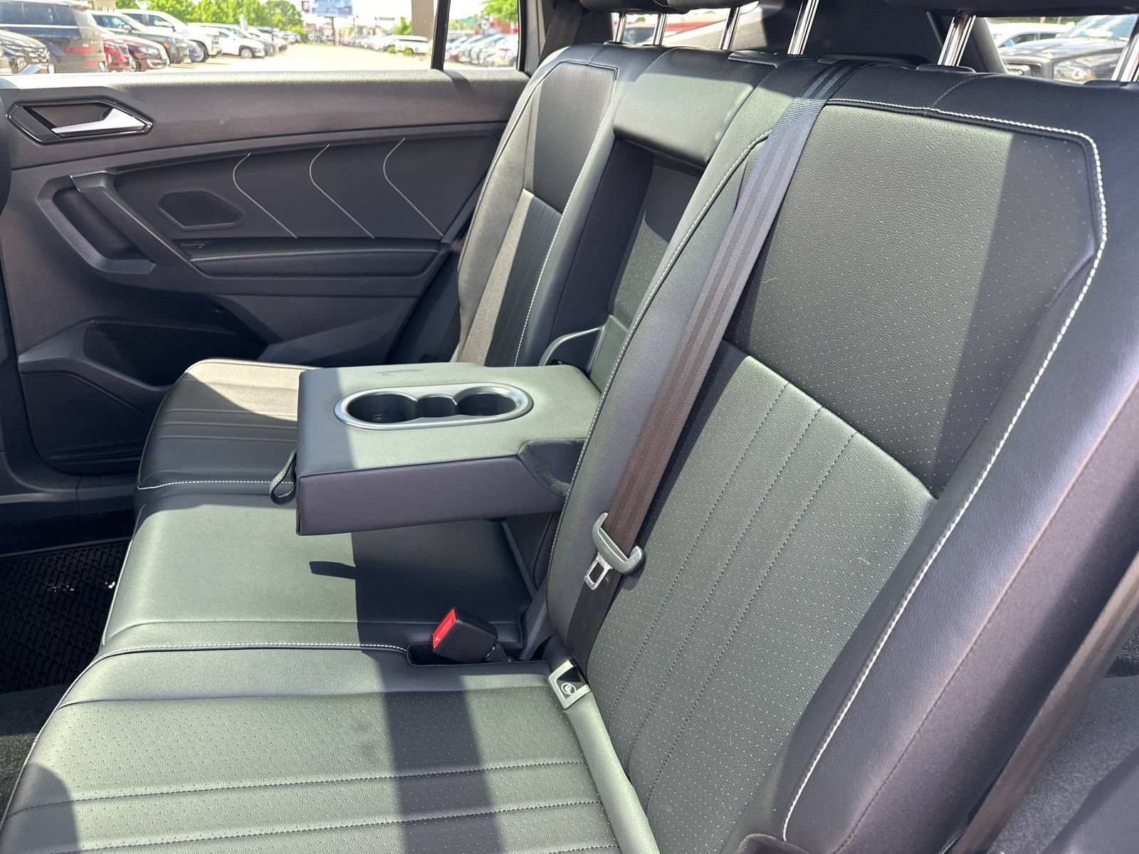 Certified 2024 Volkswagen Tiguan SE R-Line AWD/4WD image 25
