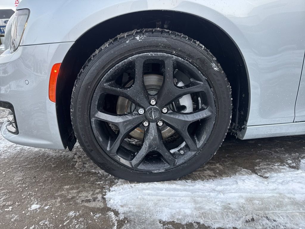 Used 2022 Chrysler 300 S w/ Safetytec Plus Group image 48