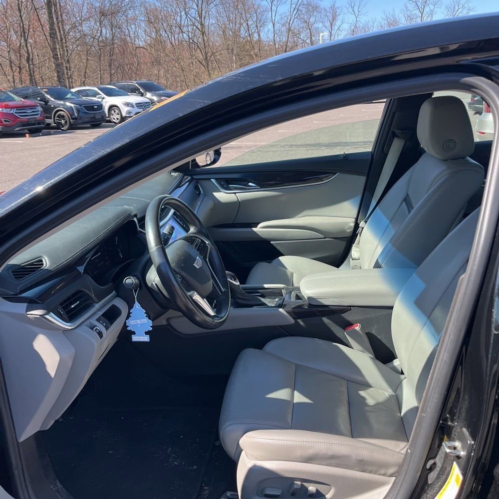 Used 2017 Cadillac XTS Luxury image 5