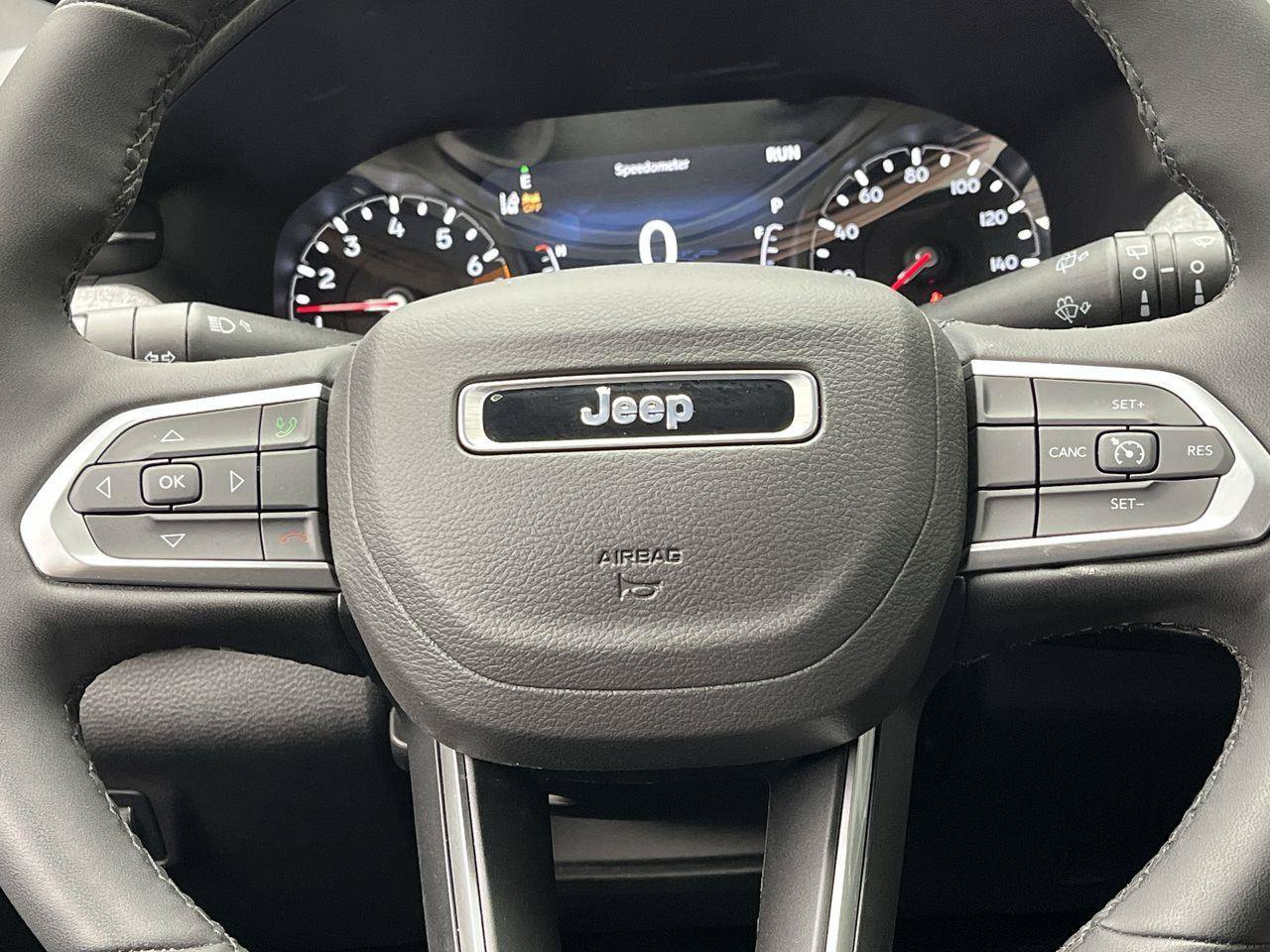 Used 2023 Jeep Compass Latitude AWD/4WD image 13