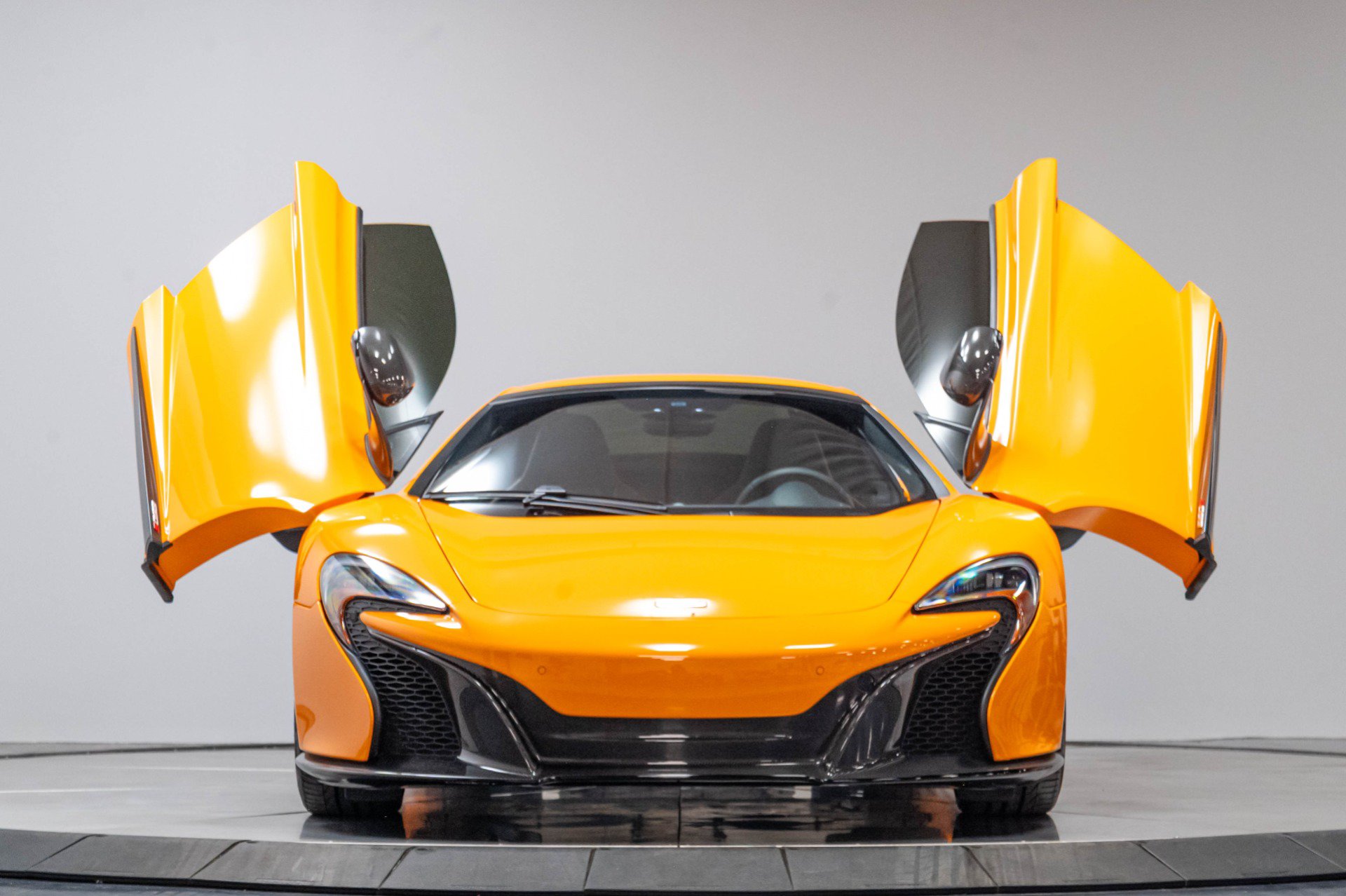 Used 2015 McLaren 650S Spider RWD image 59
