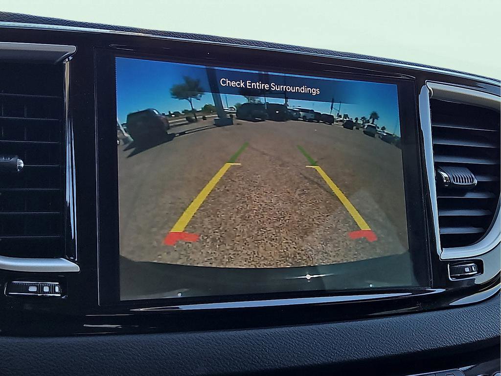 Used 2024 Chrysler Pacifica Touring-L image 16