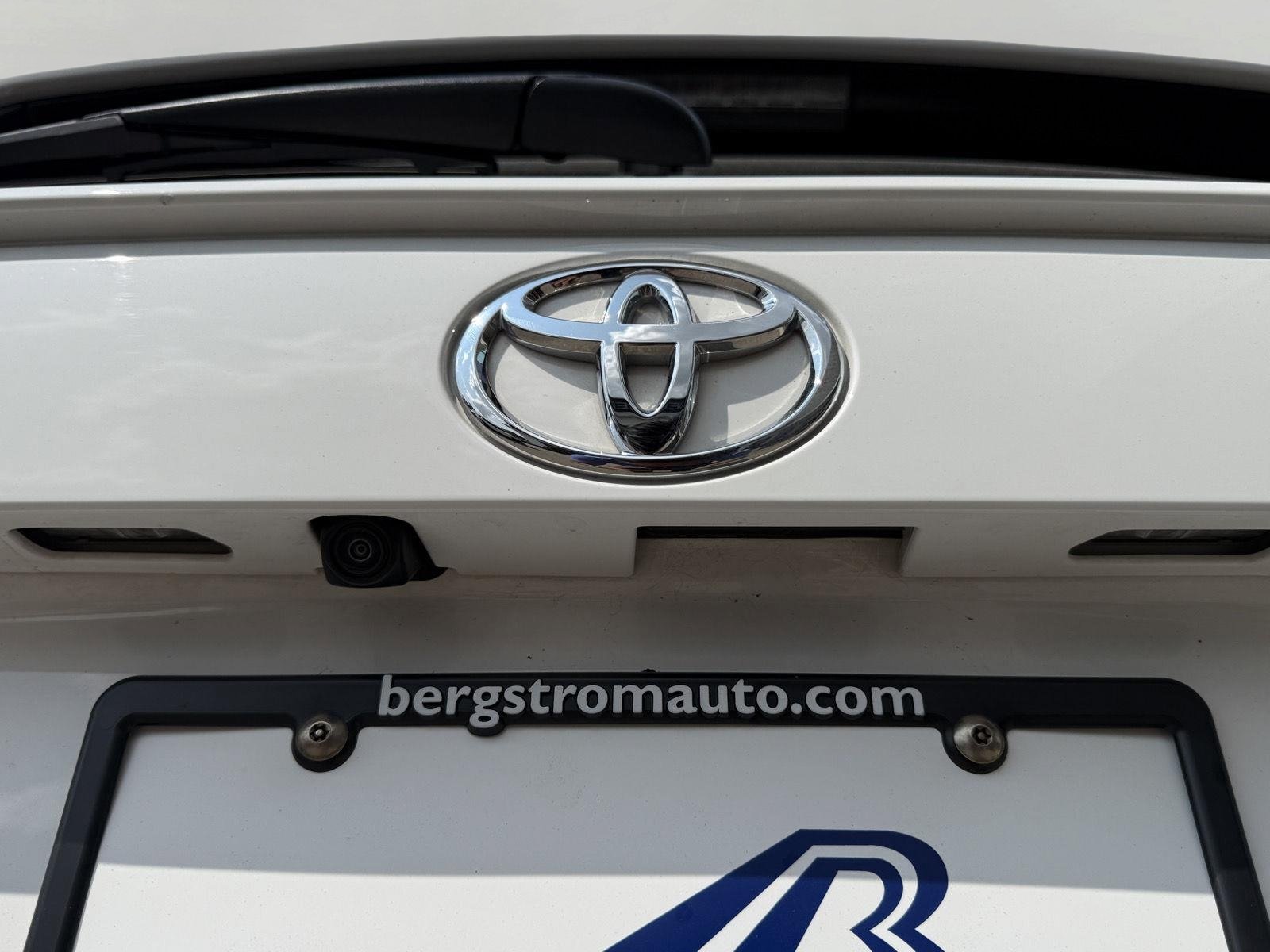 Used 2025 Toyota RAV4 XLE AWD/4WD image 11