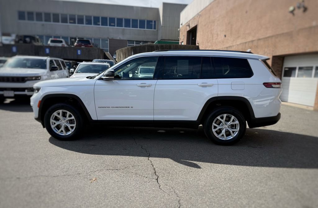 Used 2023 Jeep Grand Cherokee L Limited image 16