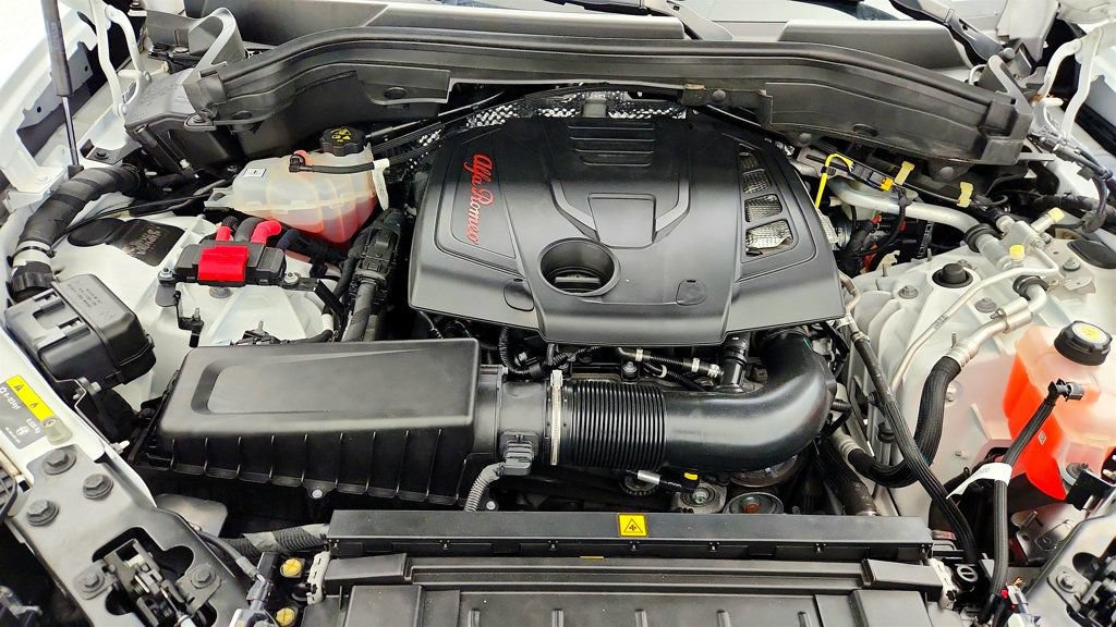 Used 2023 Alfa Romeo Stelvio Ti AWD/4WD image 27