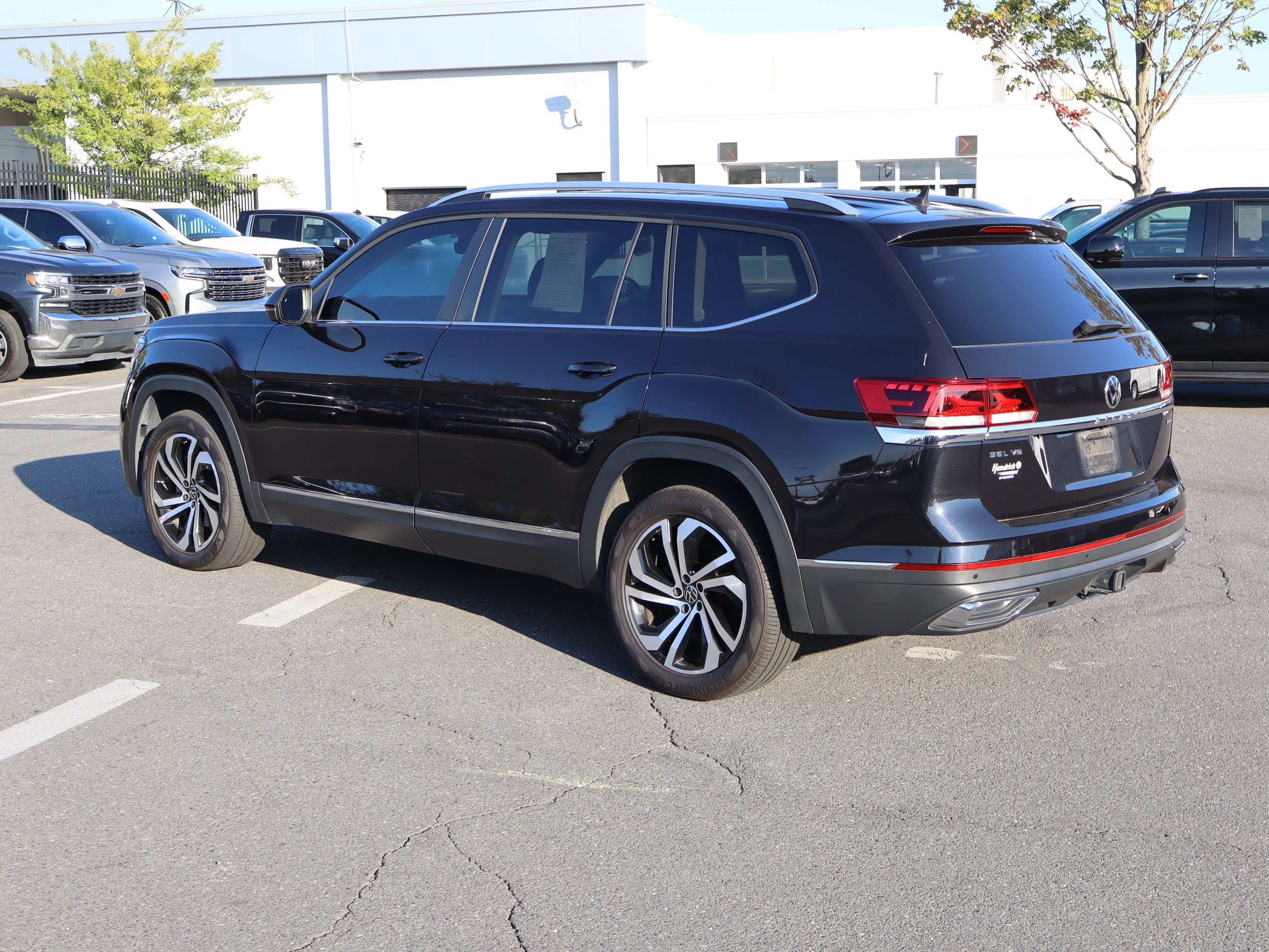Used 2023 Volkswagen Atlas SEL AWD/4WD image 19