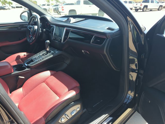 Used 2017 Porsche Macan AWD/4WD image 17