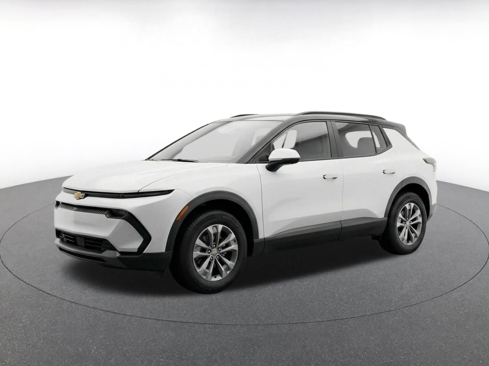 Used 2025 Chevrolet Equinox LT AWD/4WD image 3