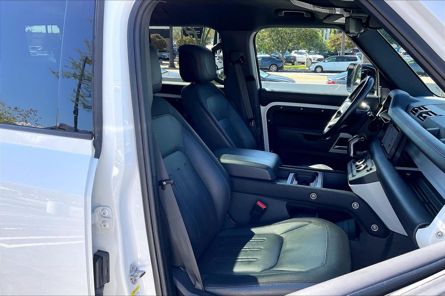 Used 2022 Land Rover Defender 110 X-Dynamic HSE AWD/4WD image 7