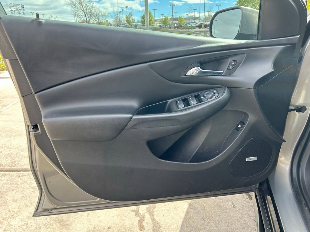 Used 2017 Chevrolet Volt Premier w/ Driver Confidence II Package image 23
