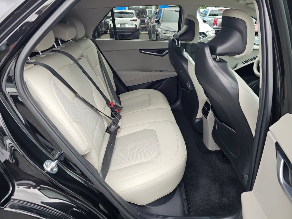 Certified 2023 Kia Niro Wind w/ Wind Preserve Package FWD image 26