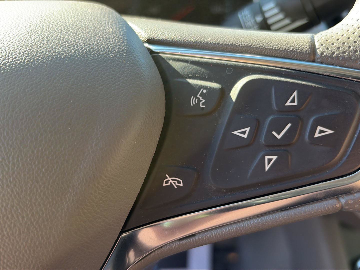 Used 2024 Chevrolet Malibu LT FWD image 18